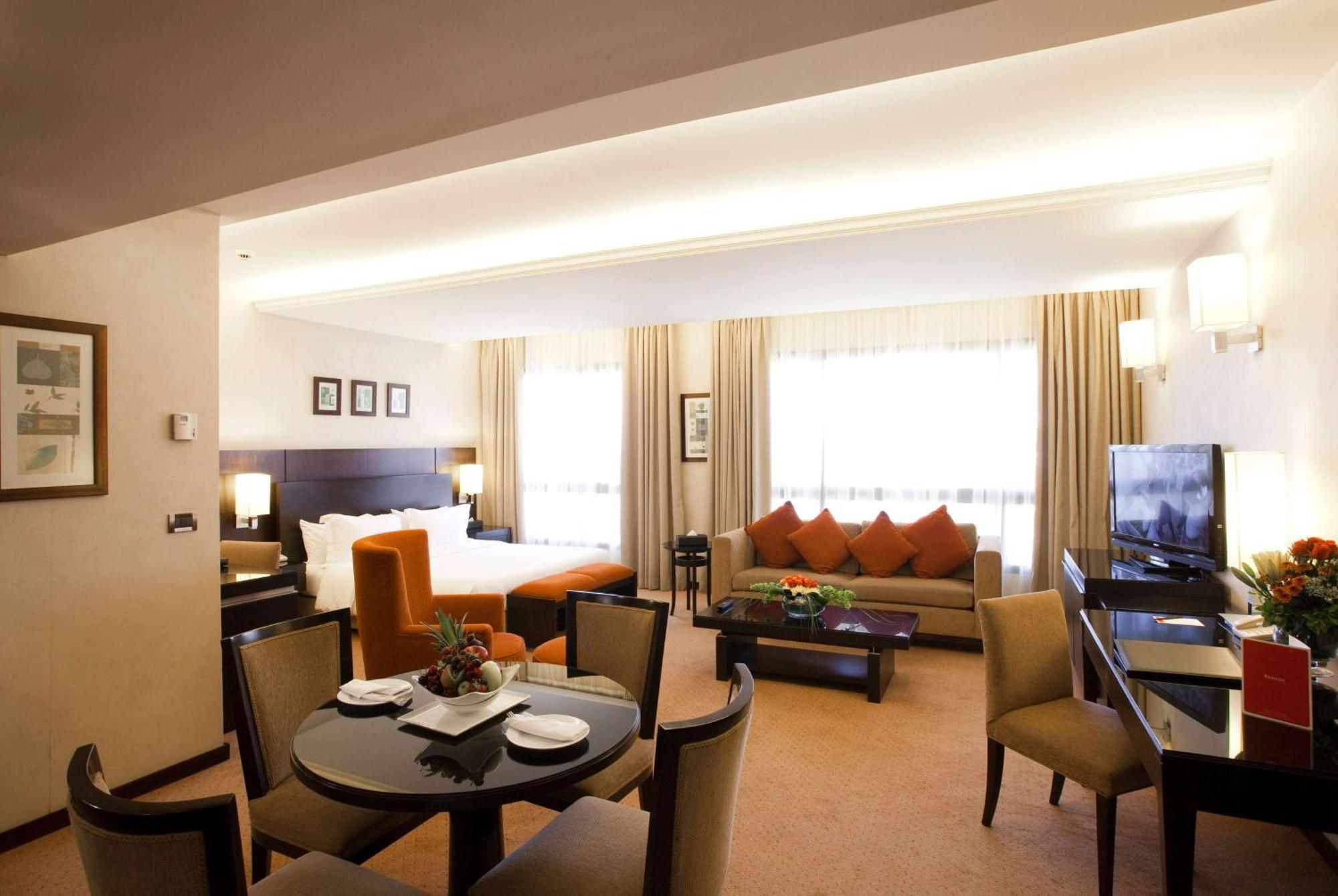 Ramada Plaza By Wyndham Beirut Raouche Hotell Eksteriør bilde
