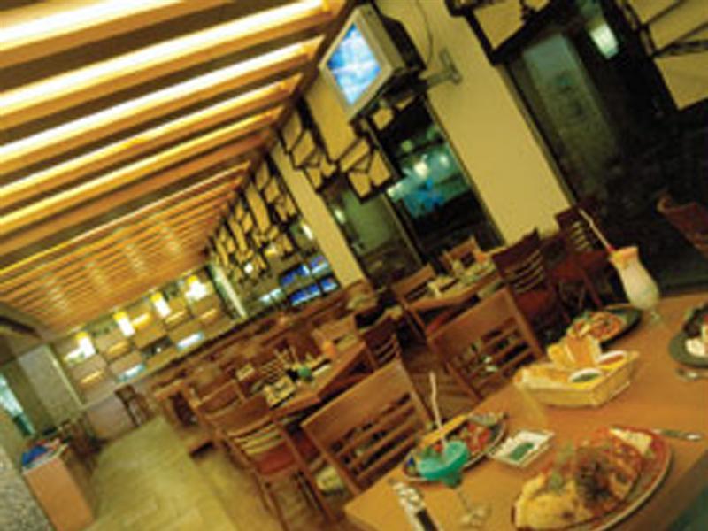 Ramada Plaza By Wyndham Beirut Raouche Hotell Eksteriør bilde