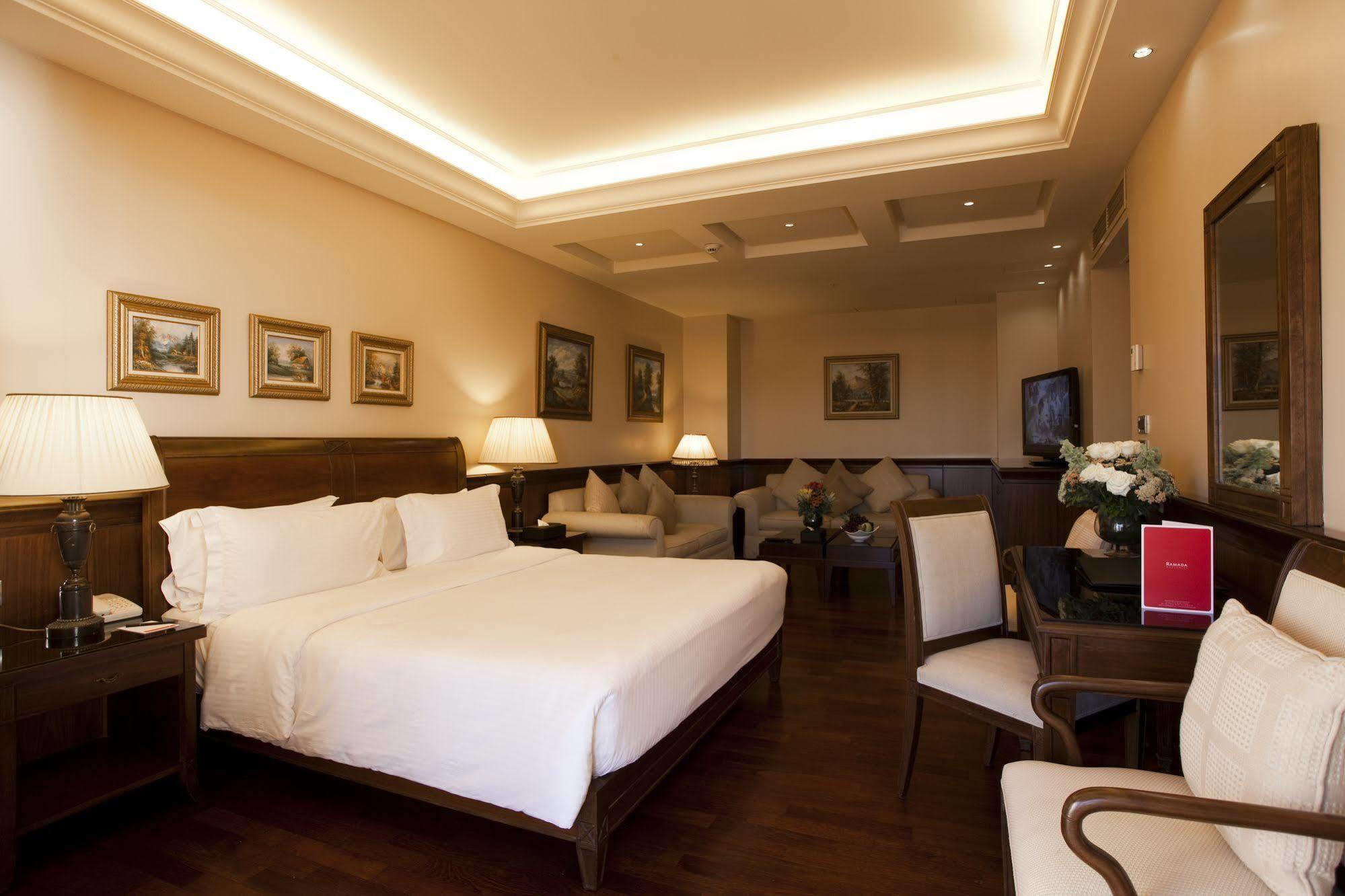 Ramada Plaza By Wyndham Beirut Raouche Hotell Eksteriør bilde