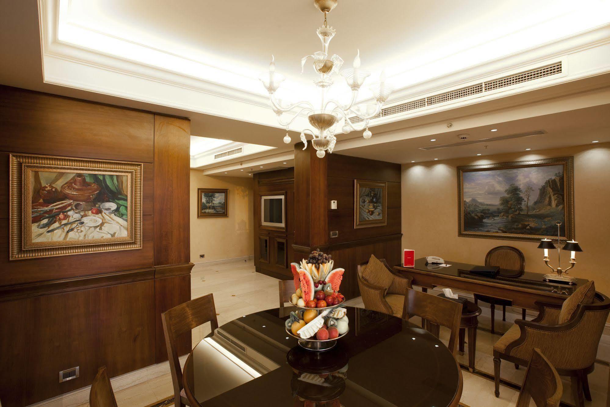 Ramada Plaza By Wyndham Beirut Raouche Hotell Eksteriør bilde