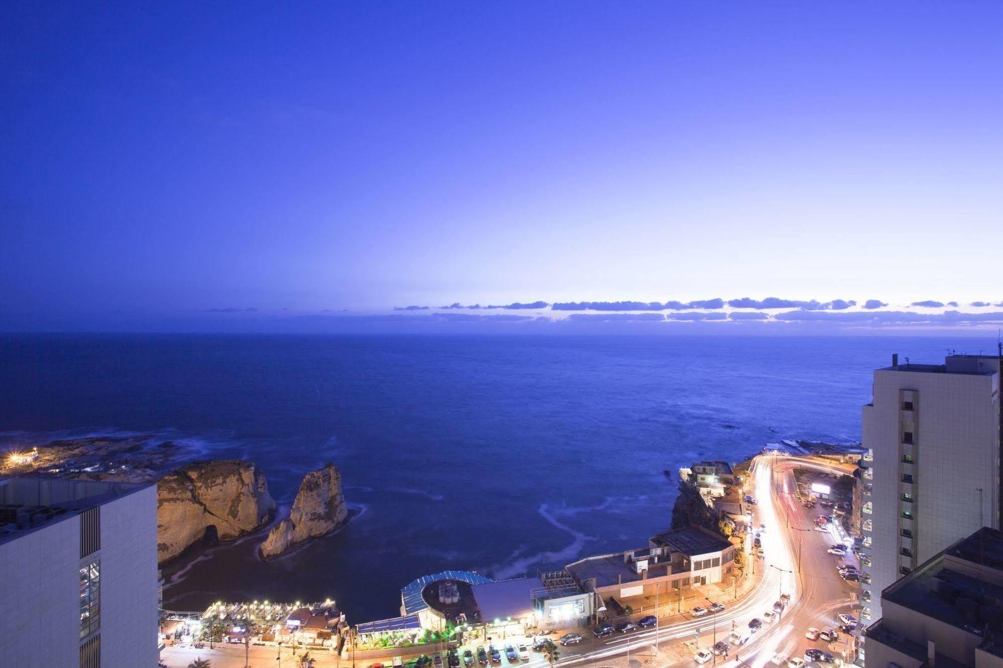 Ramada Plaza By Wyndham Beirut Raouche Hotell Eksteriør bilde