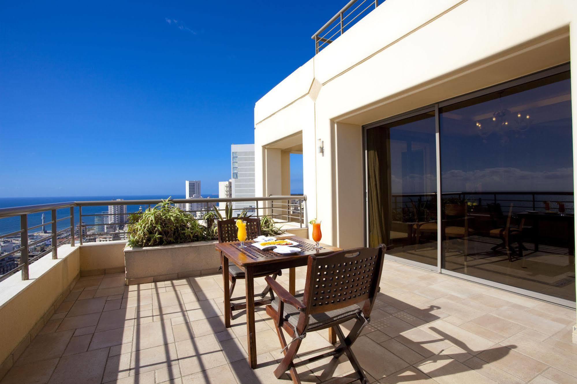 Ramada Plaza By Wyndham Beirut Raouche Hotell Eksteriør bilde