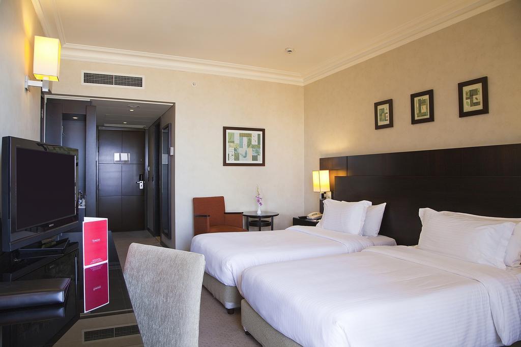 Ramada Plaza By Wyndham Beirut Raouche Hotell Eksteriør bilde