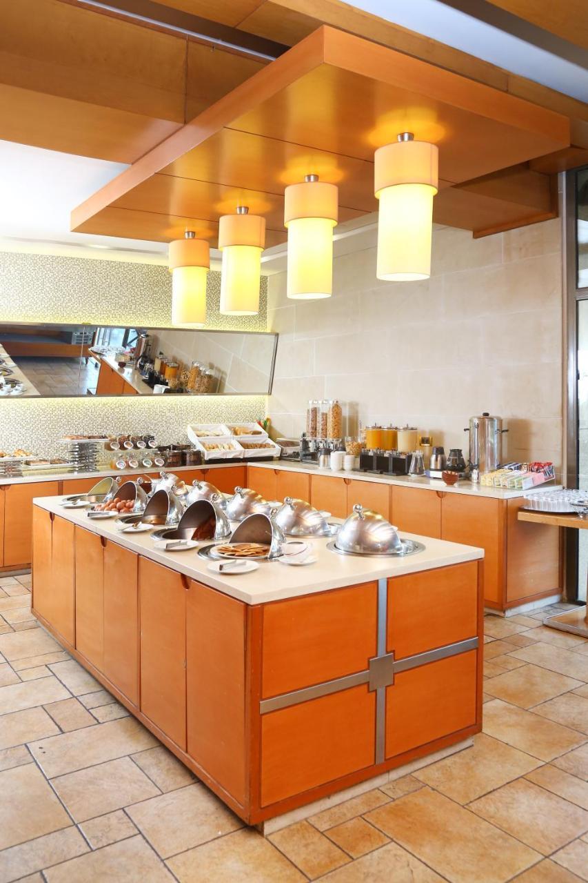 Ramada Plaza By Wyndham Beirut Raouche Hotell Eksteriør bilde