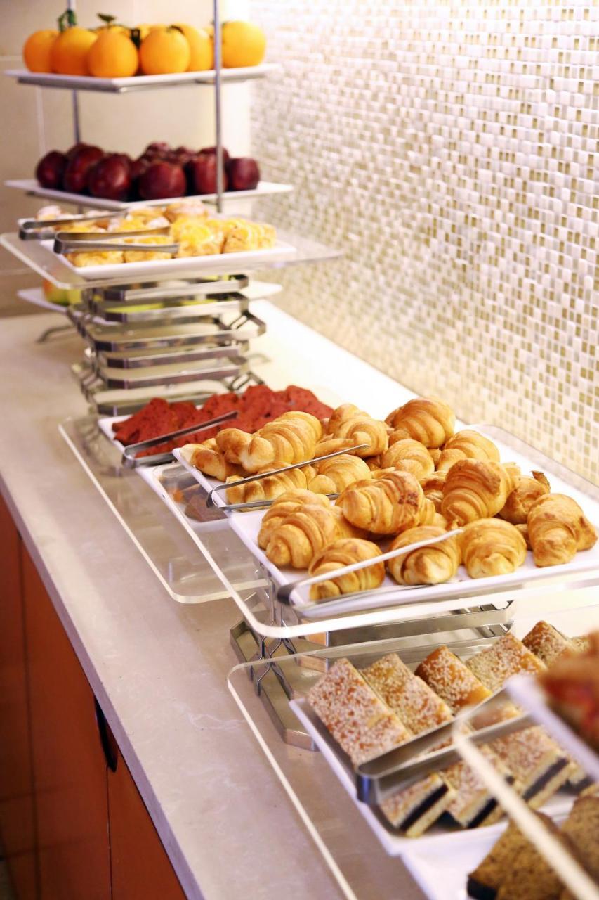 Ramada Plaza By Wyndham Beirut Raouche Hotell Eksteriør bilde